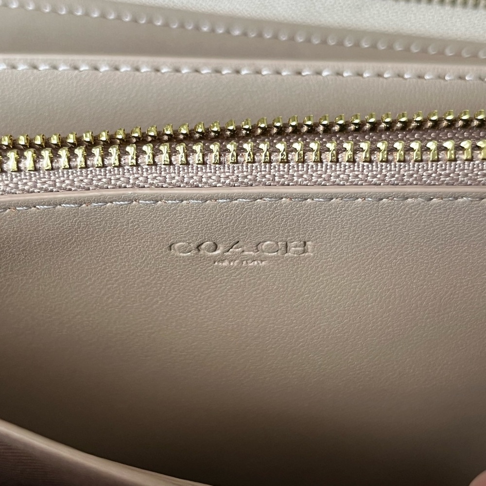Coach Wallet🎈🎈 - Picture 7 of 9